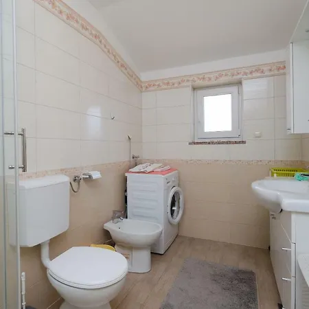 Apartment Mirjana Lopar