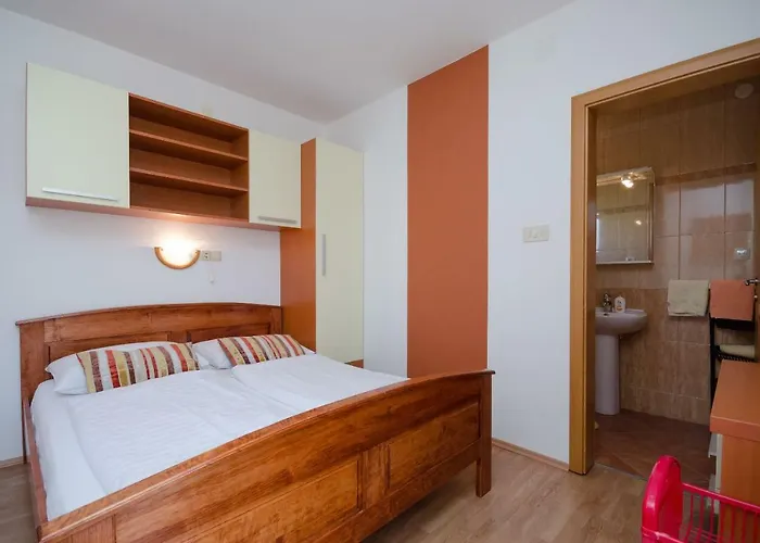 Mirjana Apartment Lopar